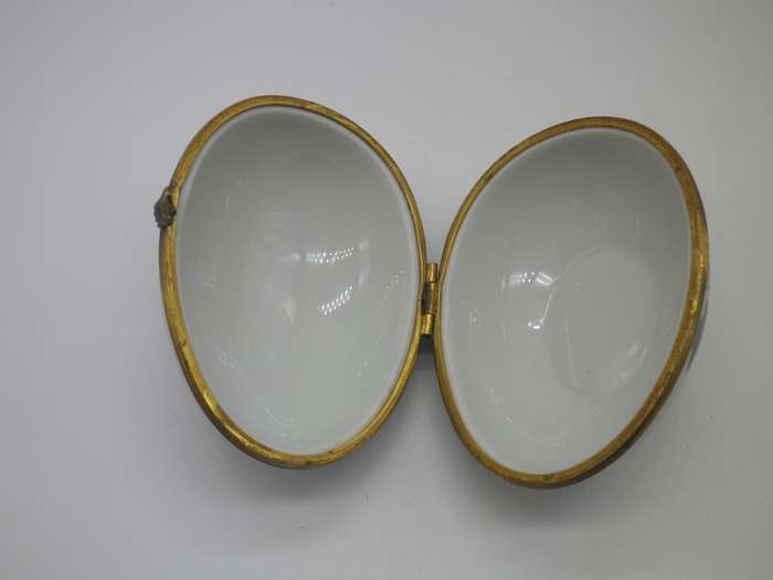 LIMOGES FRANCE Porcelain Egg Shape Trinket box