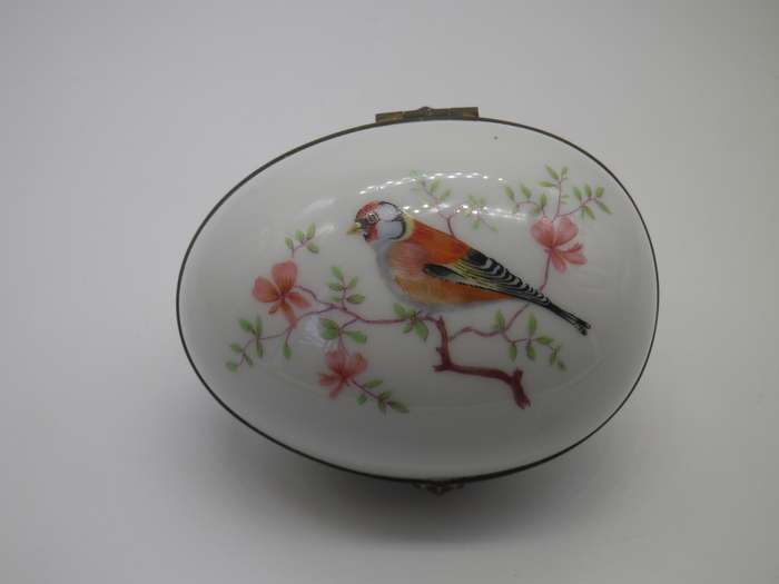 LIMOGES FRANCE Porcelain Egg Shape Trinket box