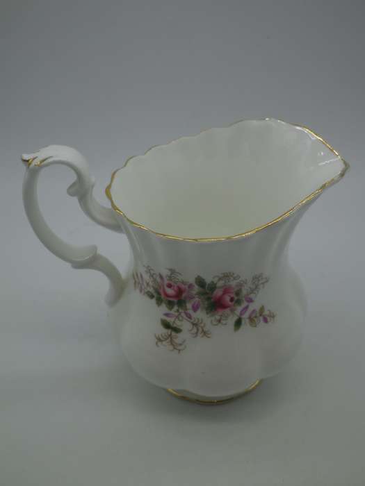 ROYAL ALBERT "Lavender Rose"  MILK JUG