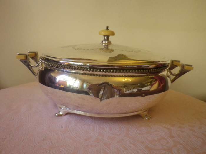 Antique c1890s Silver plated serving dish. HOLMES & EDWARDS USA. Removable inner bowl. Rare