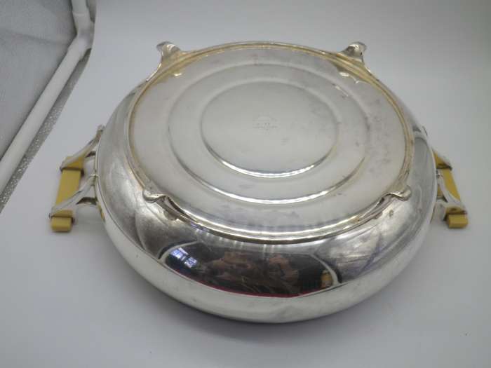 Antique c1890s Silver plated serving dish. HOLMES & EDWARDS USA. Removable inner bowl. Rare