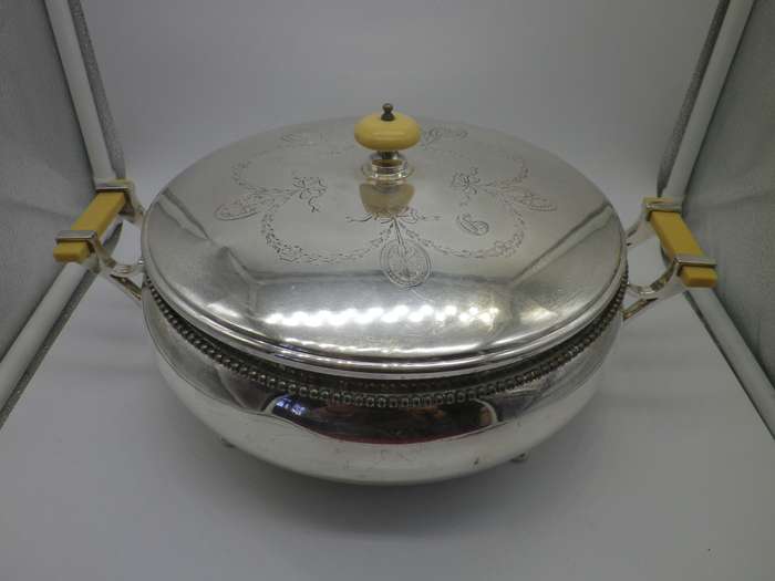 Antique c1890s Silver plated serving dish. HOLMES & EDWARDS USA. Removable inner bowl. Rare