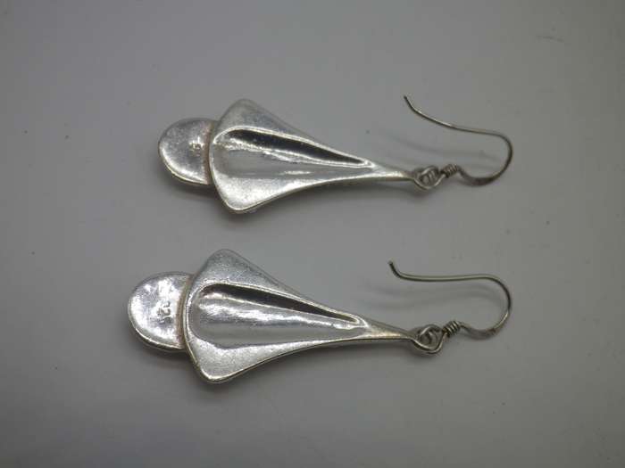Gorgeous Sterling Silver & Paua Shell dangly earrings. 4cm long. 8.24 grams