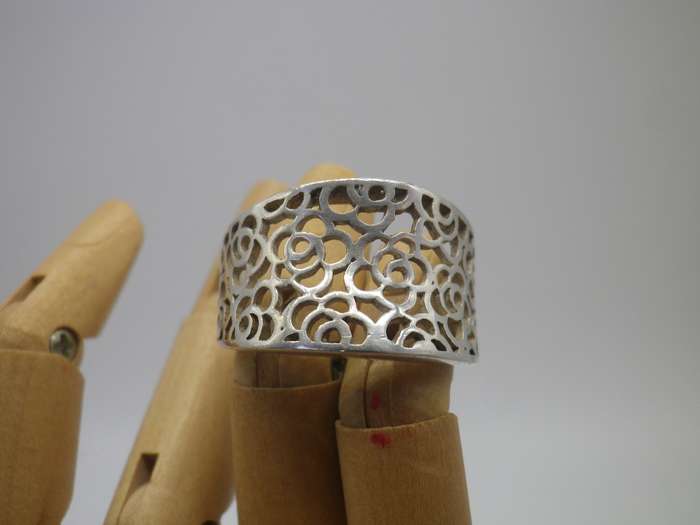 Vintage Sterling Silver ring. Size O 1/2.  5.34 grams