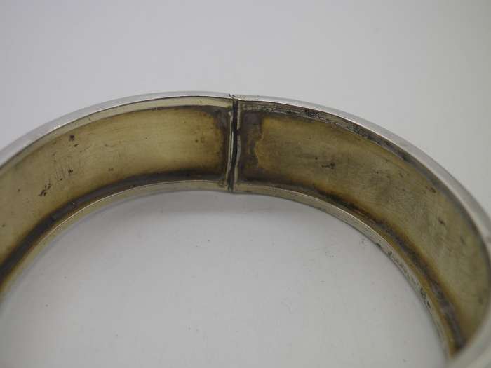 VICTORIAN c1880S STERLING SILVER CLIP BANGLE. LION OF JUDAH & 4 ANGELS 20.9g