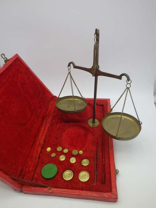 Vintage Apothecary or Jewelers Brass Travel Scale in Leather  Box