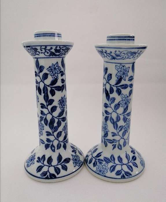 Pretty pair of BLUE & WHITE Candle sticks.