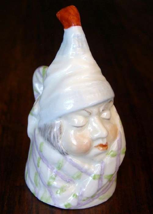 VINTAGE ROYAL WORCESTER  PORCELAIN CANDLE SNUFFER