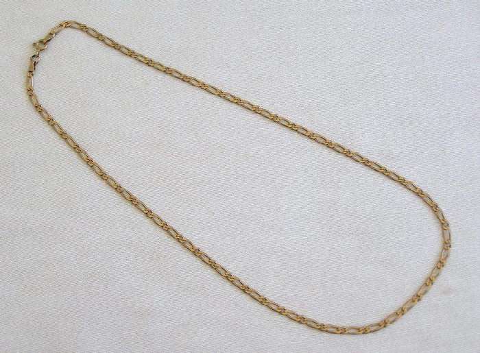 9ct Gold Necklace. 41cm long. 4.7 grams. Stamped. Excellent Condition