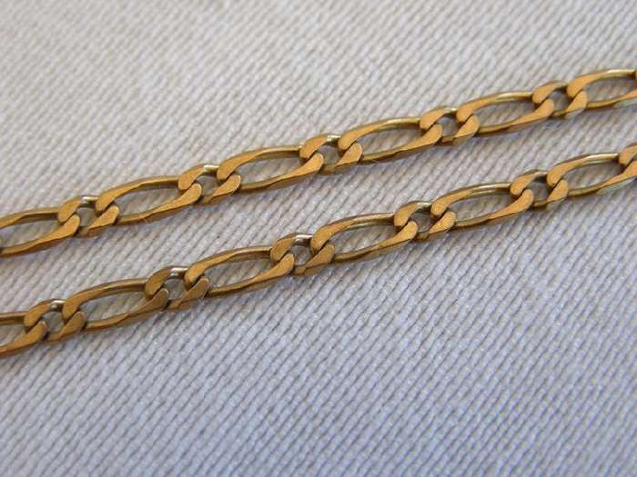 9ct Gold Necklace. 41cm long. 4.7 grams. Stamped. Excellent Condition