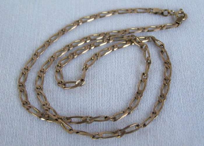 9ct Gold Necklace. 41cm long. 4.7 grams. Stamped. Excellent Condition