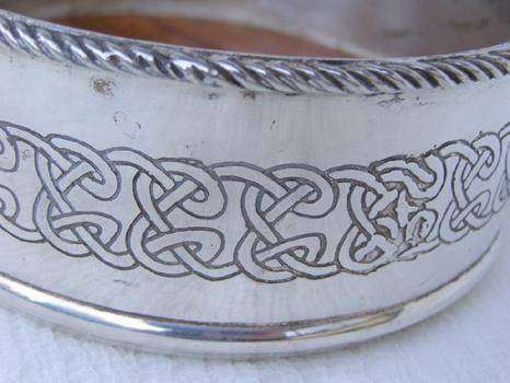 Celtic Design Silver Plated Wine or Champagne bottle Coaster 13 x 5.5cm