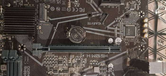 i7-11700 CPU/Gigabyte H510M-H Motherboard/2 x 8GB DDR4 Ram Combo
