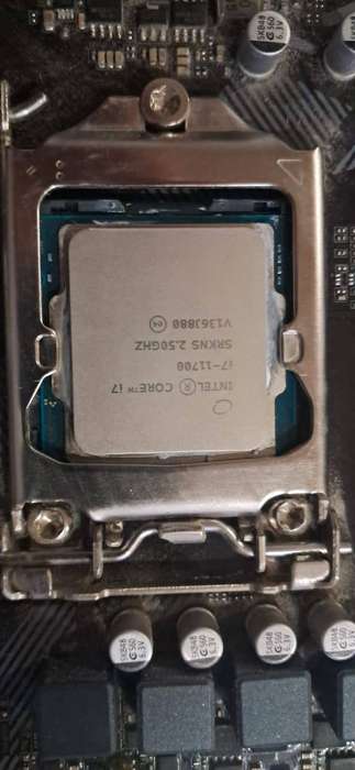 i7-11700 CPU/Gigabyte H510M-H Motherboard/2 x 8GB DDR4 Ram Combo