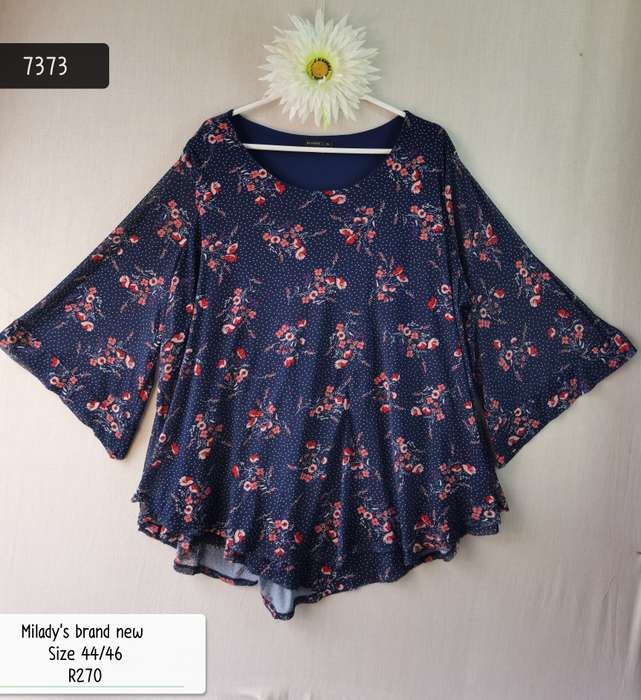 plus size miladys floral top size 44/46 stretch