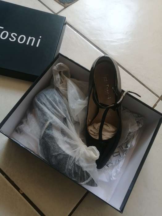 TOSONI HEELS