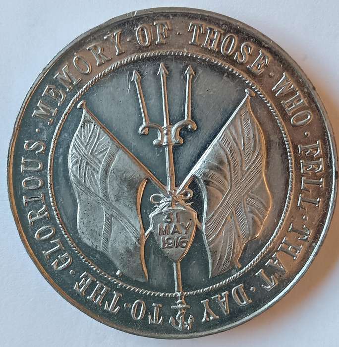Battle of Jutland German vs British fleet 1916 large medal - excellent condition