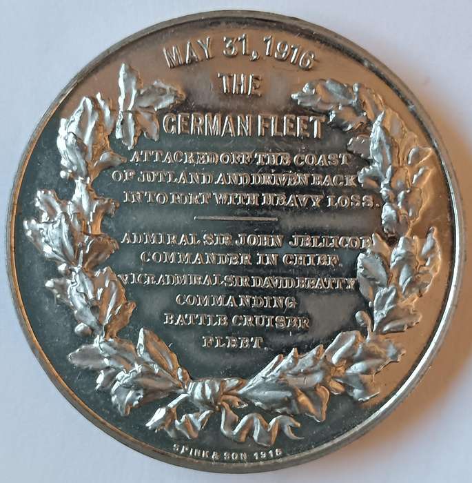 Battle of Jutland German vs British fleet 1916 large medal - excellent condition