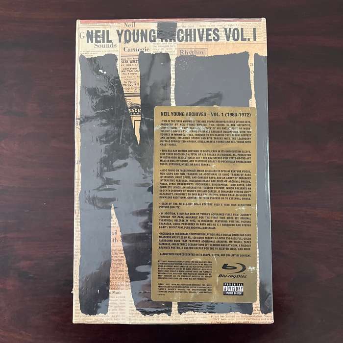 Neil Young - Neil Young Archives Rare 10 Blu Ray Giant Boxset New and Sealed