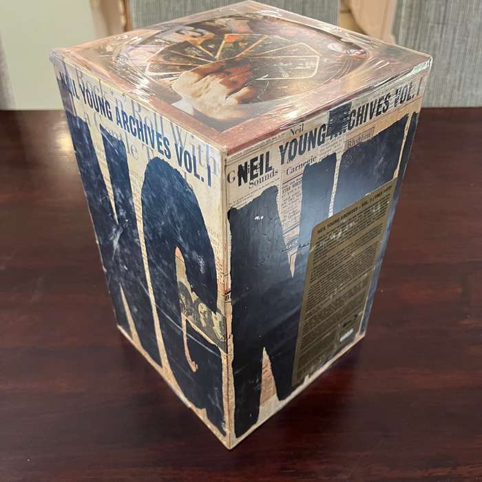 Neil Young - Neil Young Archives Rare 10 Blu Ray Giant Boxset New and Sealed