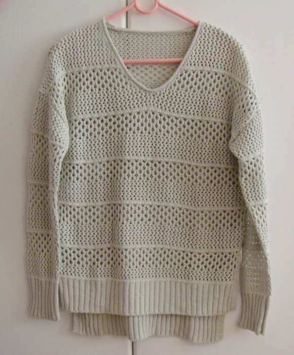 Ladies   Jersey  -   Size  small/medium -   Beautiful  pale mint green - BRAND NEW