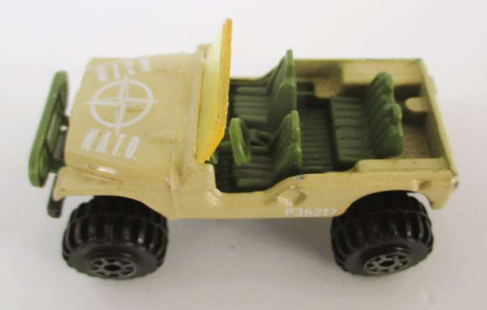 Corgi Juniors Willys Jeep in carkee. 1:60  Scale Die Cast Toy Car Vehicle