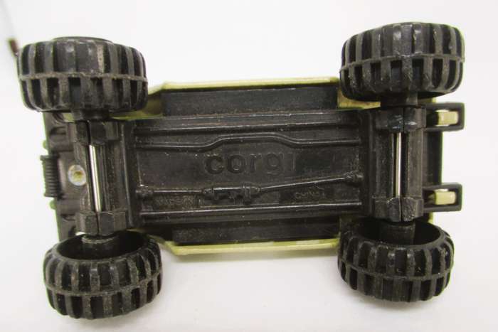 Corgi Juniors Willys Jeep in carkee. 1:60  Scale Die Cast Toy Car Vehicle