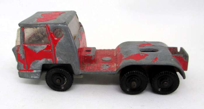 Majorette 1:100 Scale VINTAGE BERNARD TRUCK (RED) Die Cast Truck