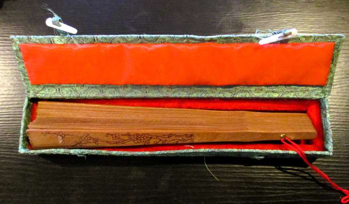 Vintage Wooden Folding Fan in original Storage Box. Fan 235mm long.