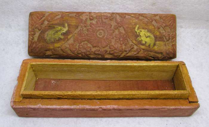 Vintage Indian Darjeeling Tea wood and brass tea storage box. 200x65x50mm