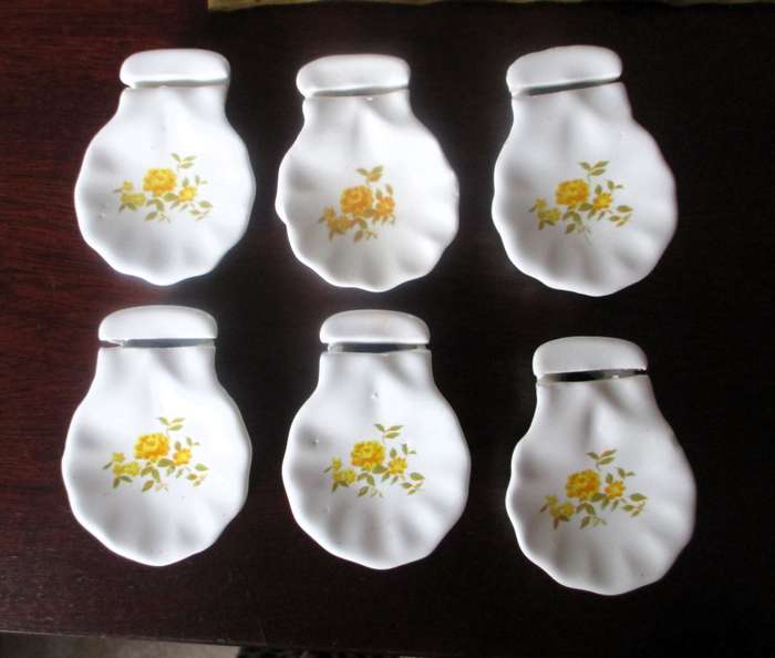 6x Vintage Ceramic Place Card Holders with Yellow Floral Bon Bon Holders. No cracks or chips.