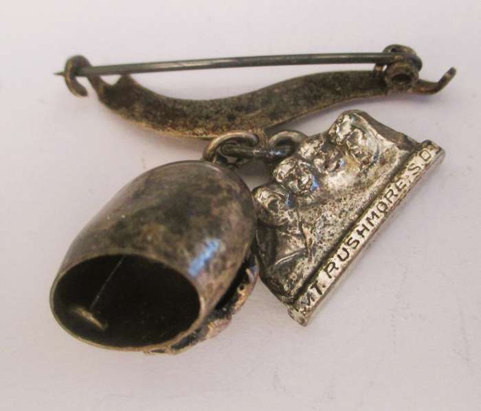 Vintage Silver Tone Edelweiss Flower Bell and Mnt Rushmore Souvenier Hat Pin. RARE.