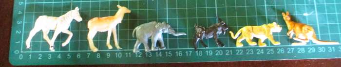 Lot of Vtg Plastic Safari Zoo Animals . Scale as per photo.