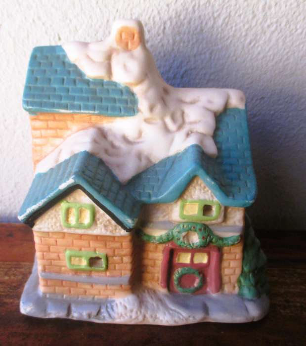 Vintage Christmas Village House Hand Painted Porcelain Tea candle holder. 120x100x80mm