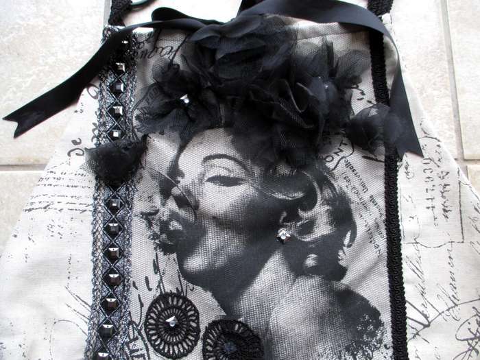 Handmade Marilyn Monroe Material Tote Bag with iron handle. 450x35xmm