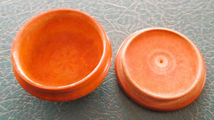 Vintage~handmade small wooden trinket holder. 45x15mm