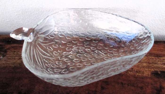 Vintage Strawberry Textured Glass Trinket/Candy Bowl 160x50mm