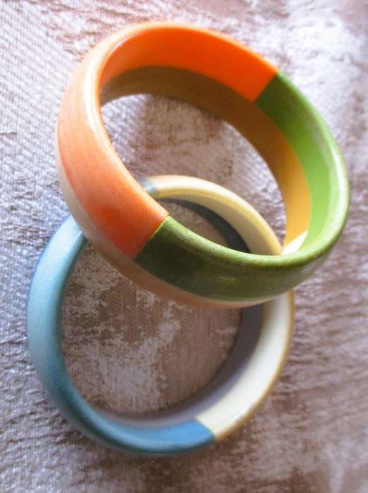 Pair of Vintage 70/80s light wooden painted bangles