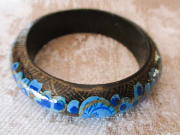 Vintage Chunky Hand Painted Wooden Bangle.