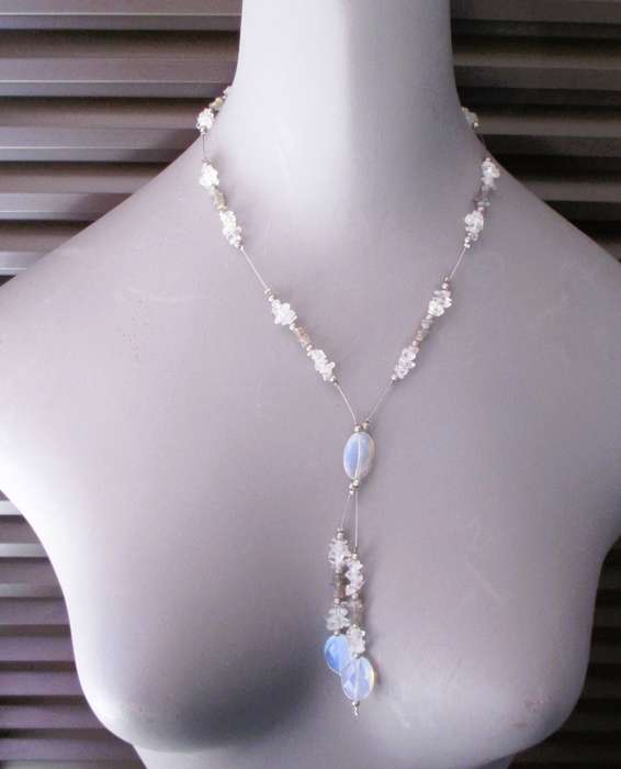 Vintage "Y" Choker Necklace silver color Seed Beads & Iridescent Glass, stunning. 60cm