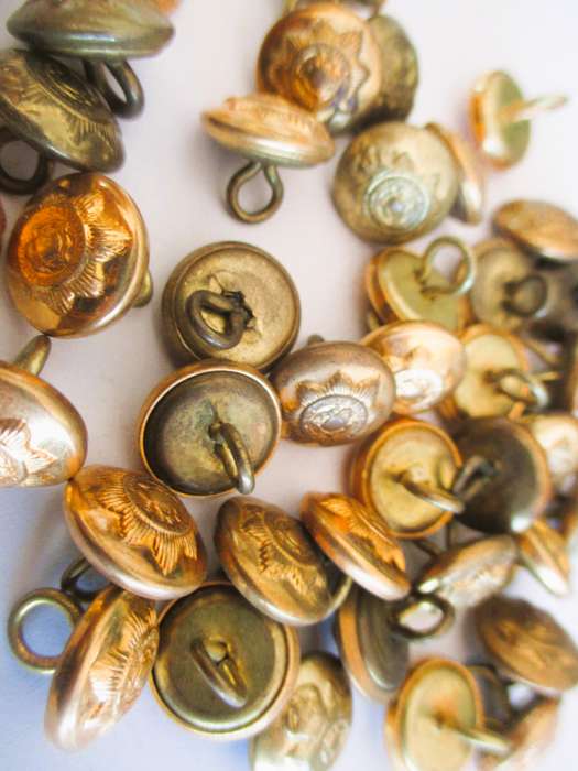 40 x Vintage Military Buttons, as per photo.