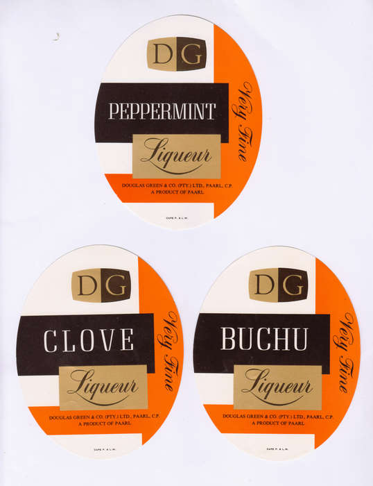 Vintage Wine Bottle Labels. Douglas Green Paarl. Buchu, Clove, Peppermint Liqueur.