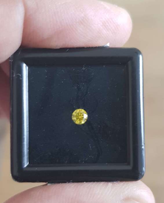 0.19cts  Diamond Round Cut  Vivid Canary Yellow  SI1 Loose Natural Diamond **CERTIFIED**