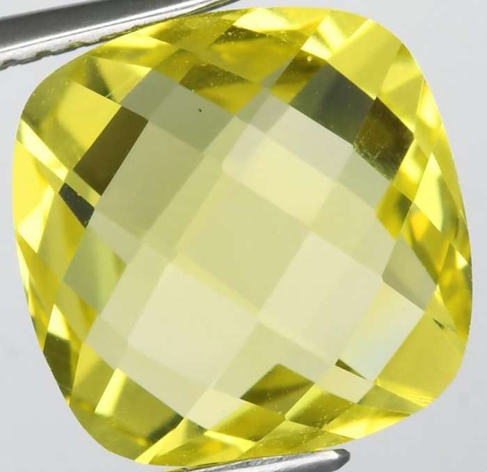 5.49ct Lemon Quartz  Cushion 11x11mm VVSNatural  - Radiant, Brazil Gem