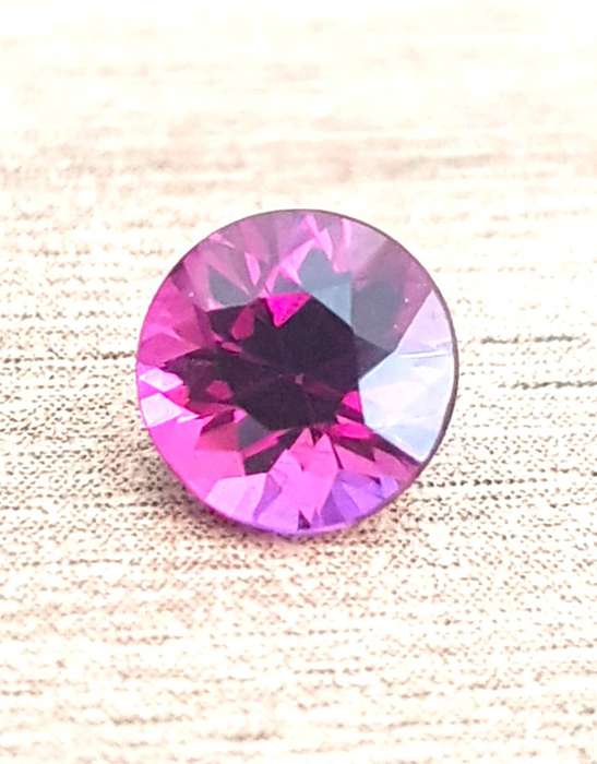 1.00ct Pinkish Purple Rhodolite Garnet VS Round Natural  - Madagascar Gemstone