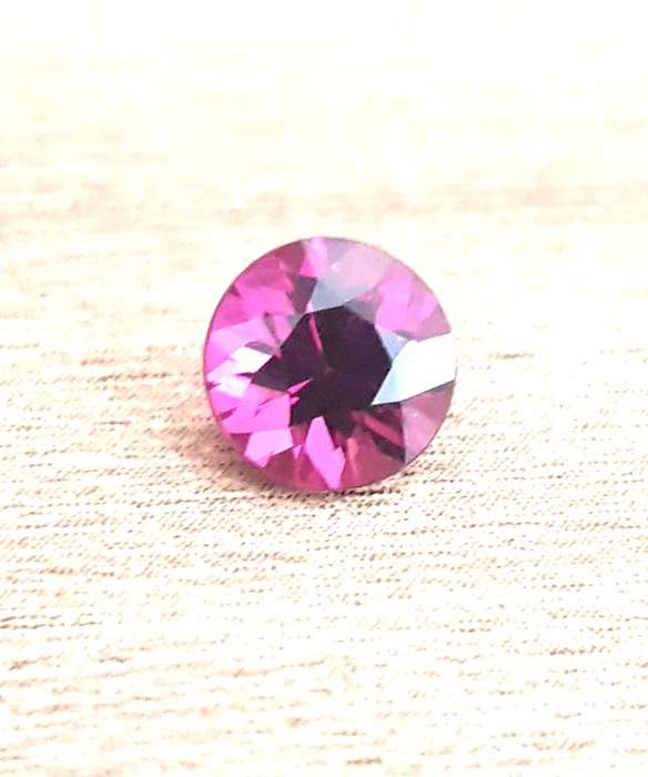 1.00ct Pinkish Purple Rhodolite Garnet VS Round Natural  - Madagascar Gemstone
