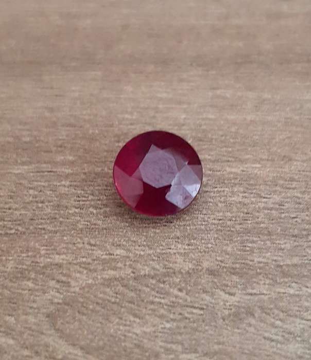 3.86Ct. Ruby Round Facet Blood Red Sparkling & Good Color! Natural