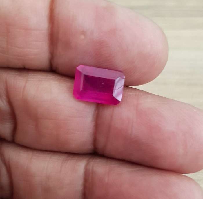4.69Ct. Ruby Emerald Facet Pinkish Red Sparkling & Good Color! Natural