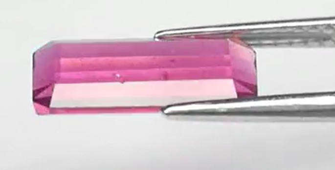 3.06ct  Rhodolite Garnet Purplish Pink  Natural - Mozambique