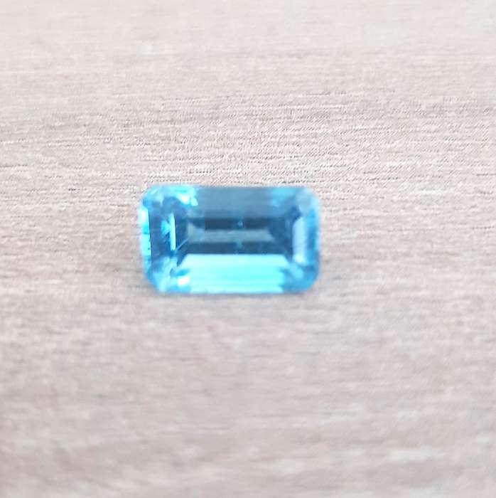 2.54Ct.Blue Topaz Ravishing Color!  Brazil Perfect Shape